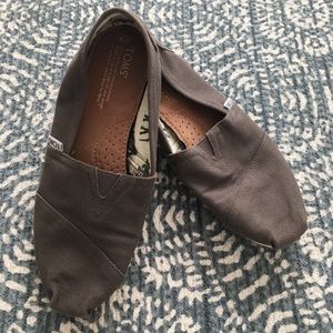 Toms classic canvas slip on Size 9 women's